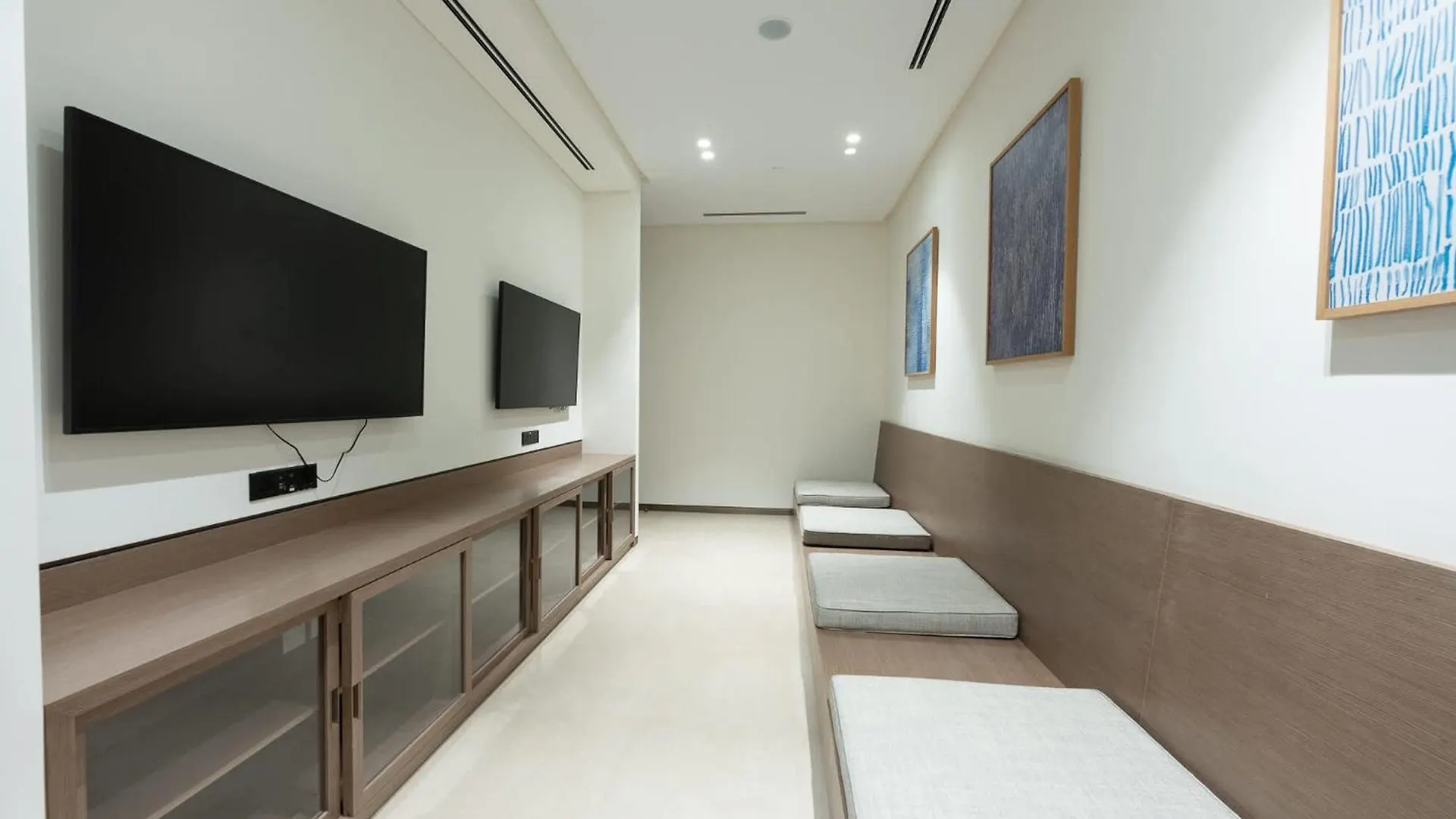 Апартаменты Sleeps 6 In Grande, Downtown With Burj Khalifa Views Дубай
