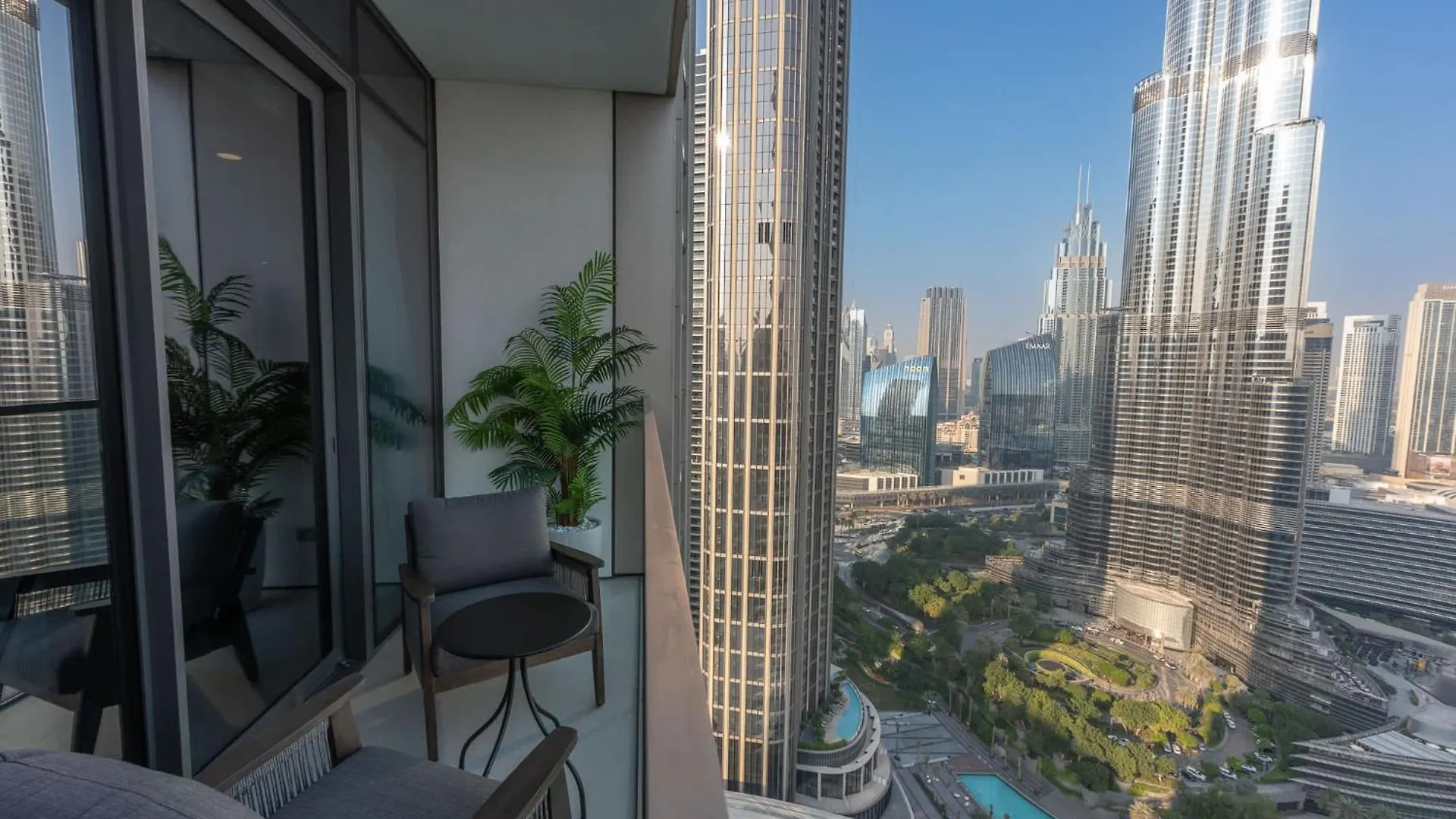 Апартаменты Sleeps 6 In Grande, Downtown With Burj Khalifa Views Дубай